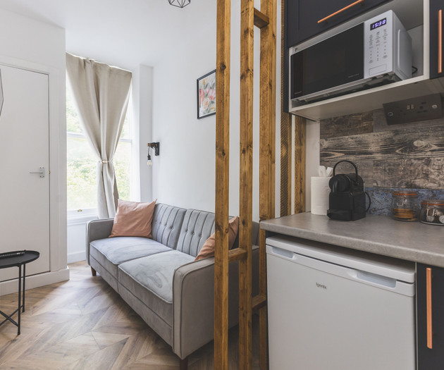 Large Studio flat - Highbury GREAT location 02