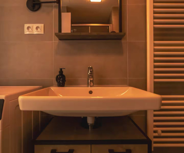 IndustriaLux Suite by Rentez
