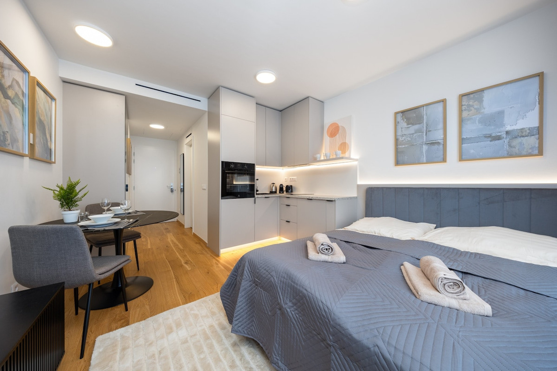 Bedroom image 1
