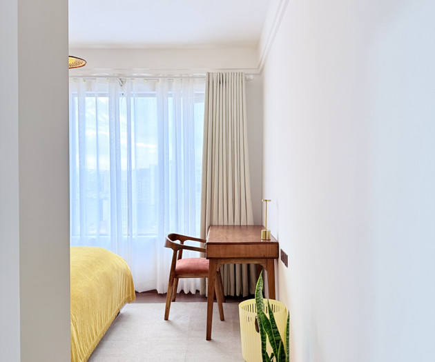 Airy 17th Floor 2BR: City Views, Balcony & Pool