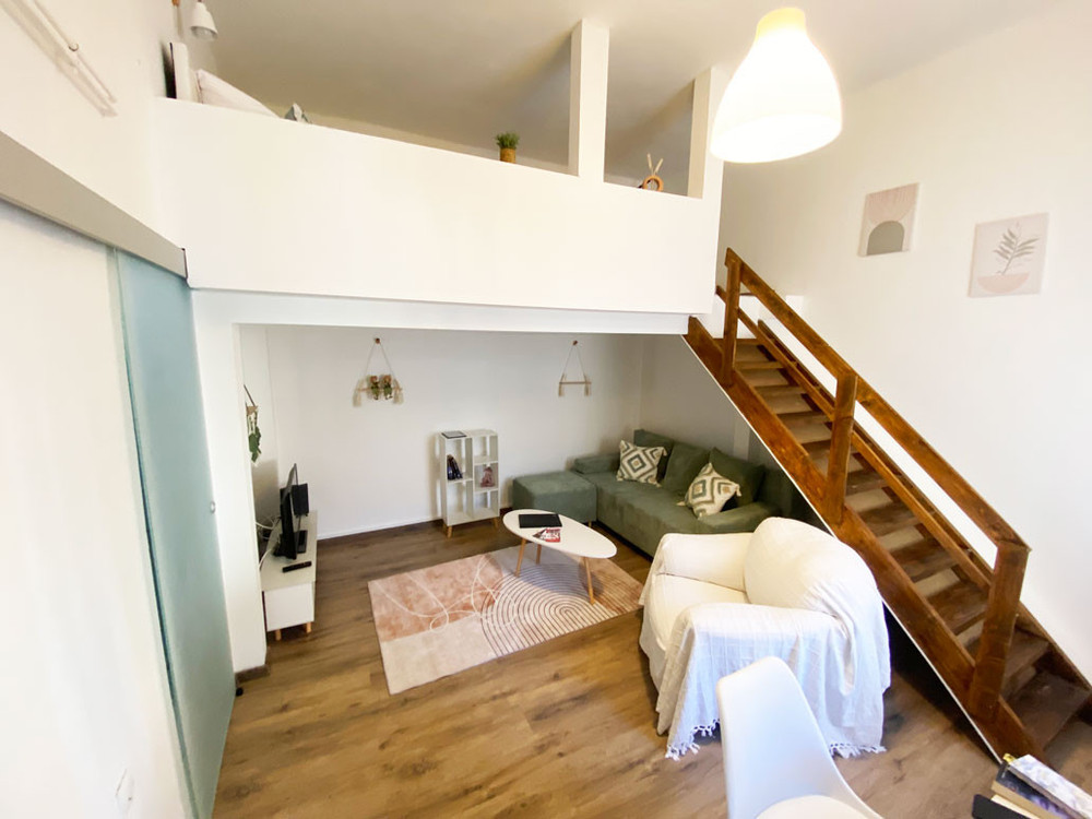 Cozy Bohemian Apartment near Metro preview
