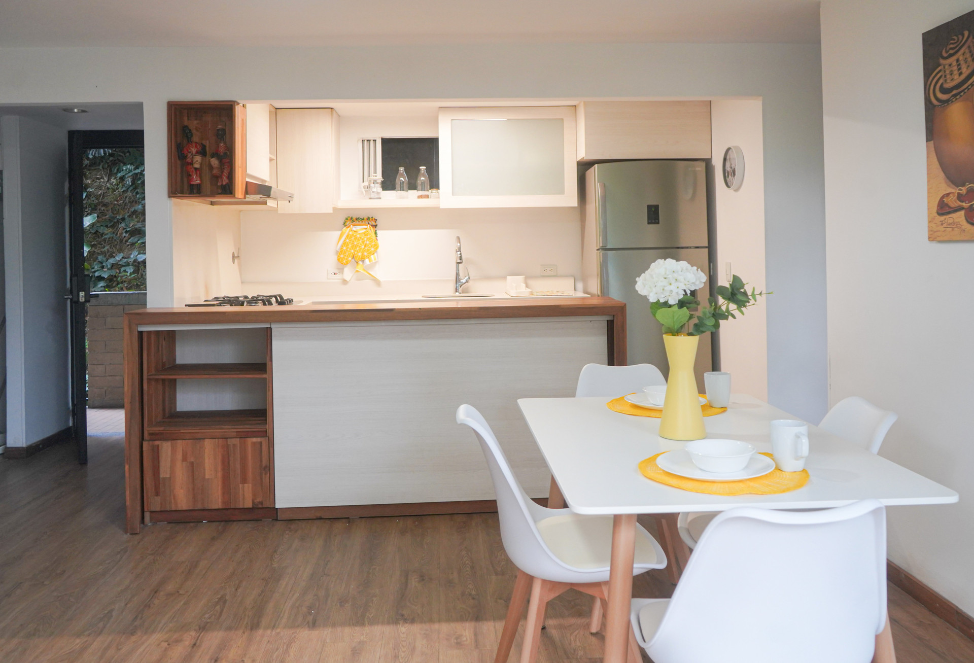 Open kitchen dining area overview