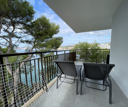 Front line apartment in Santa Ponsa