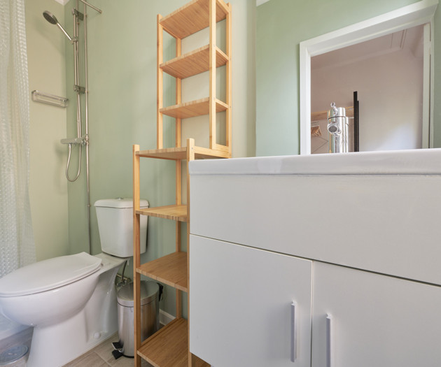 MP7# | Q7 - Room with Private Bathroom