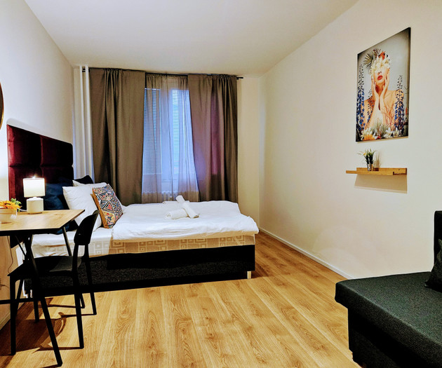 Family 2BR for 1-8 guests | Garden, Parking, Gym