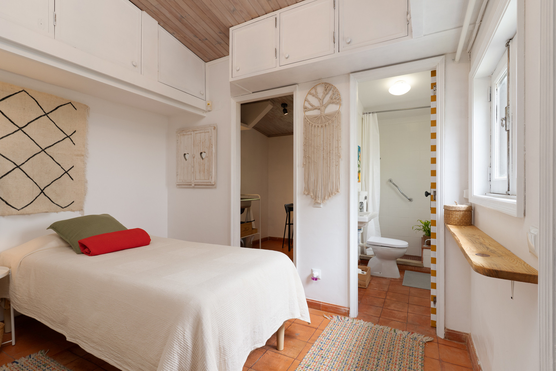 Twin bedroom 