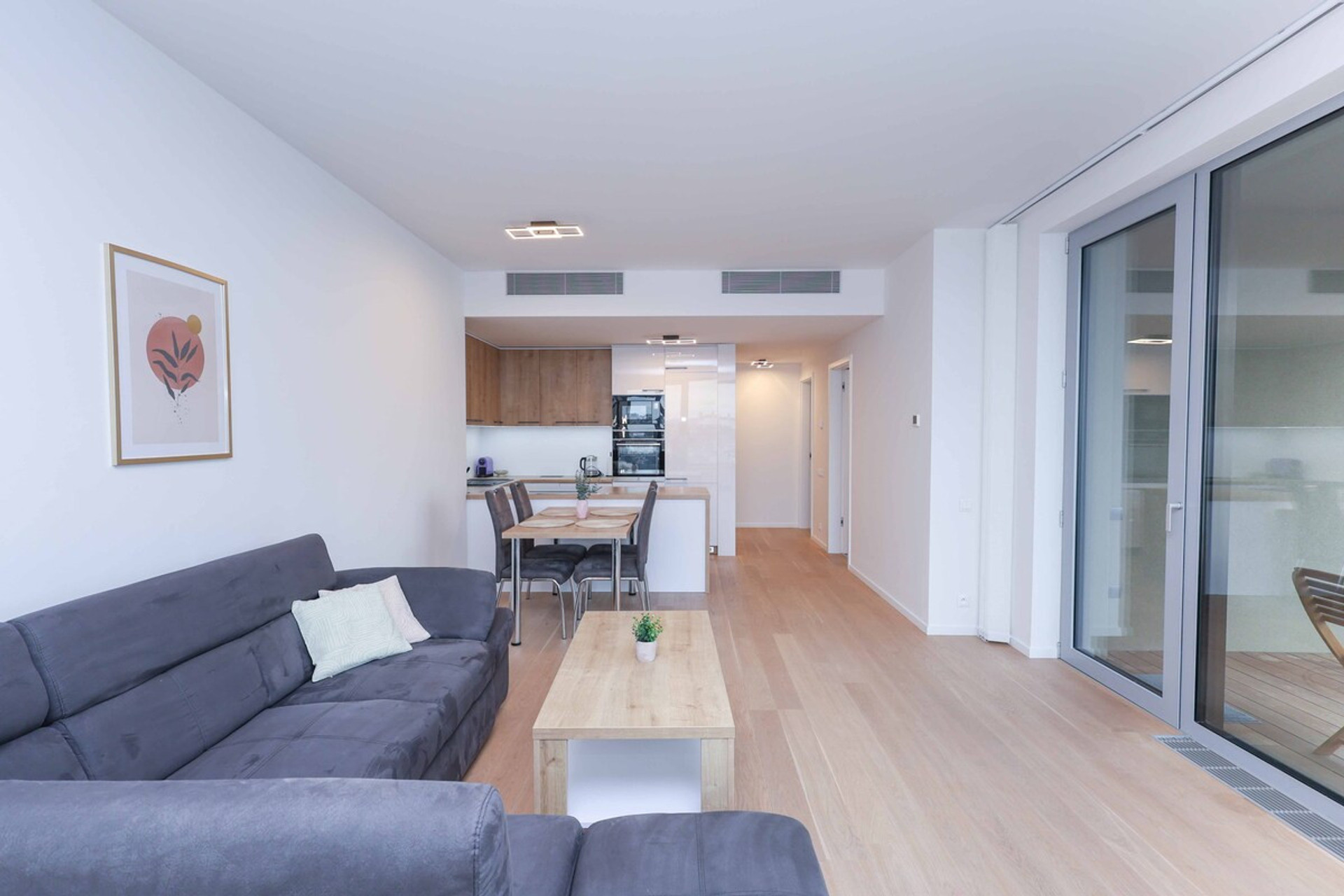 Living room image 3