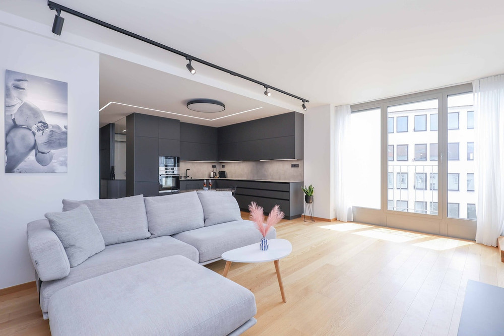 Downtown Luxe Retreat with free parking- Konventná preview
