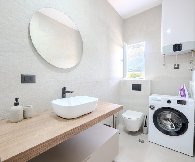 A1 luxury apt near beach w. big terrace & sea view