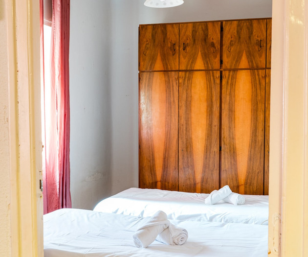 Spacious apartment in Chamberí by beBalmy