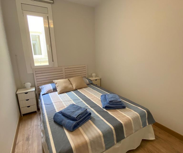 Apartment with Balcony in Gracia-Sant Gervasi