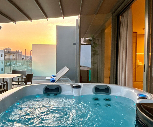 The Riviera Loft & Private Jacuzzi by Unoblu®