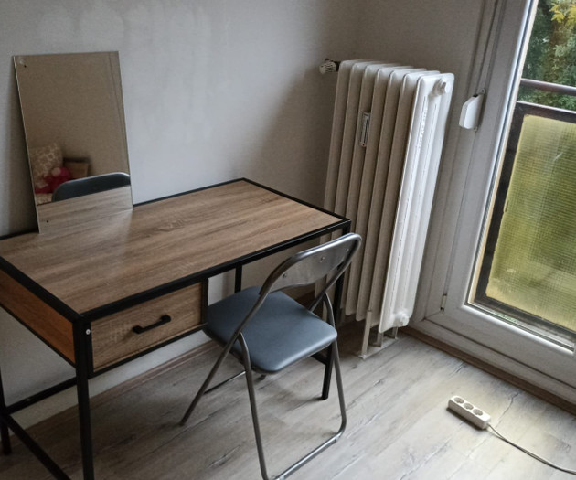 2-bed flat 3-min  from PTE Med School, move-in now