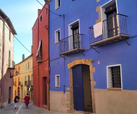 THE BLUE HOUSE OF THE COSTA BRAVA Arlet