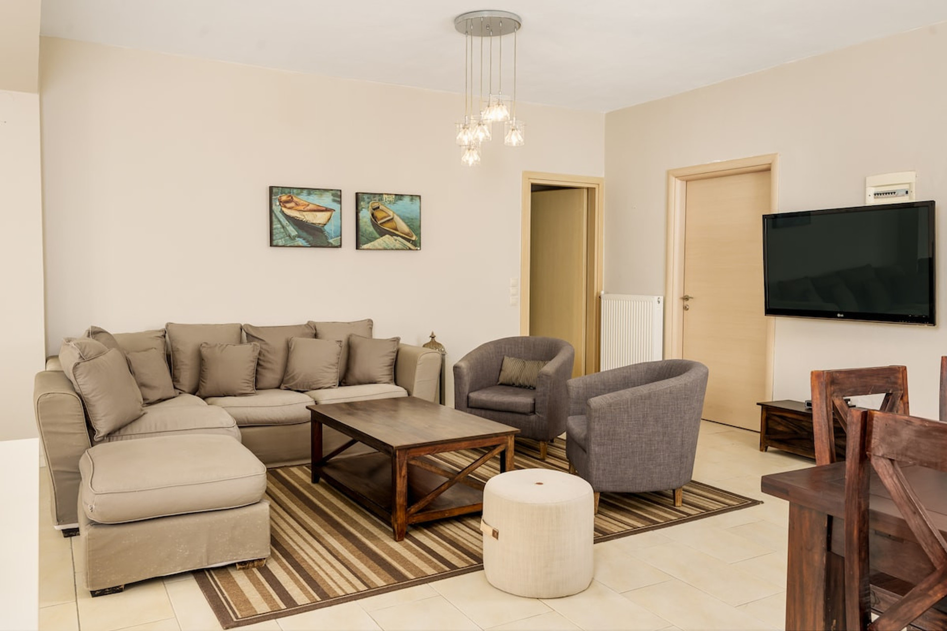 Living room image 1