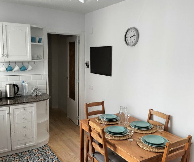 Bellea Room - Spacious, bright, over-sized closet