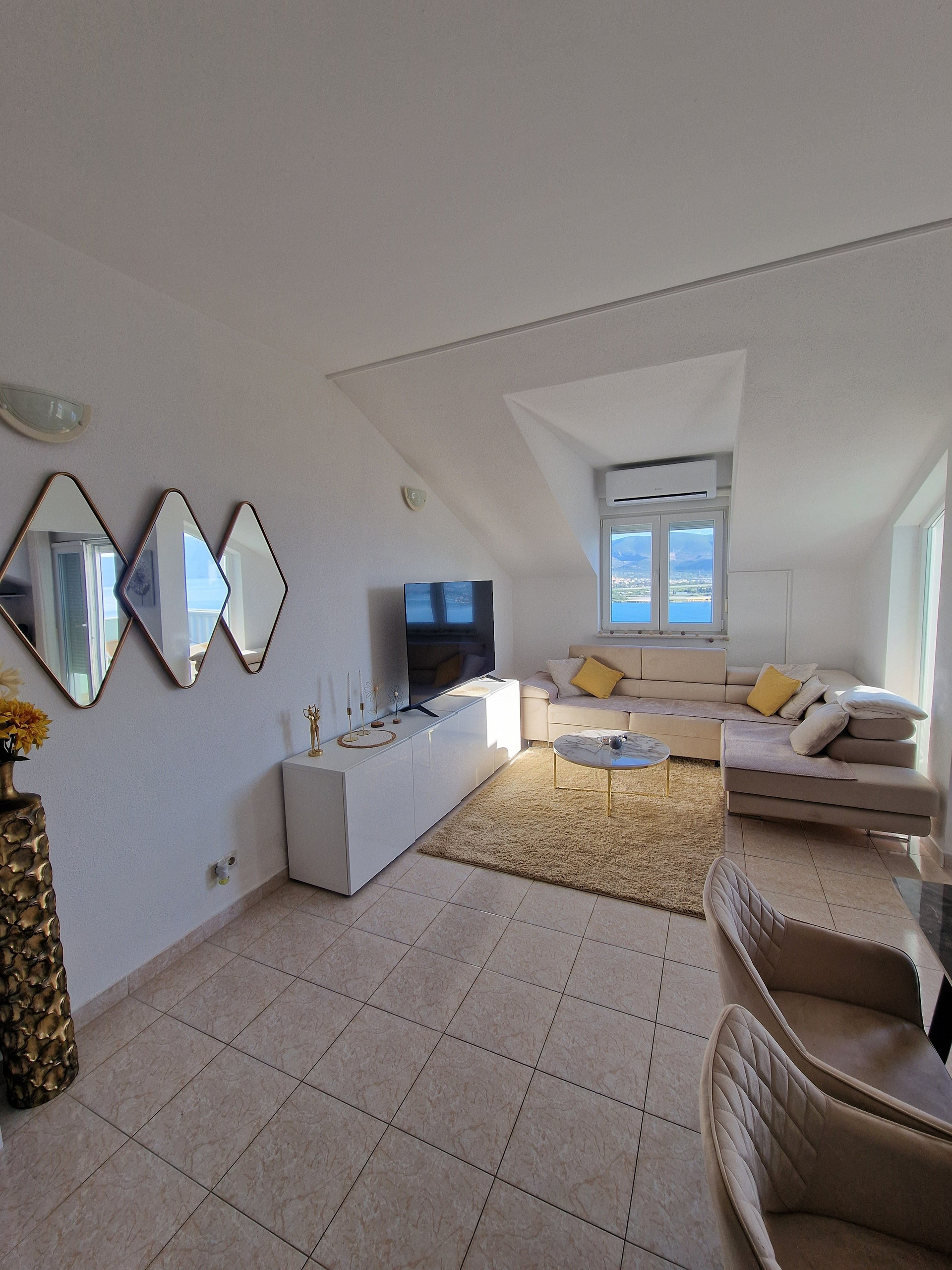 Spacious living room sea view