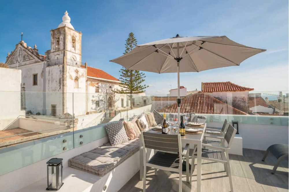Casa Machado Old Town Lagos preview
