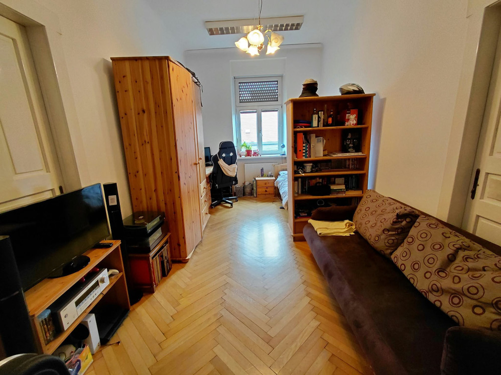 Cozy room in an apartment at the center of Graz preview