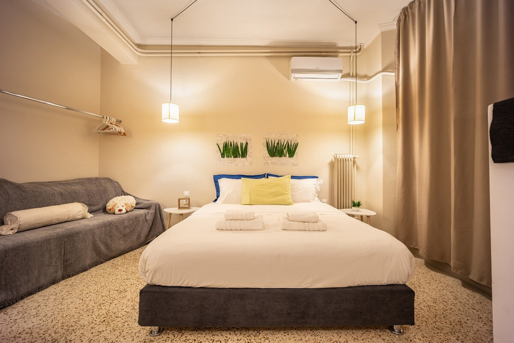 Zacharitsa APT at Acropolis up 4 guests preview