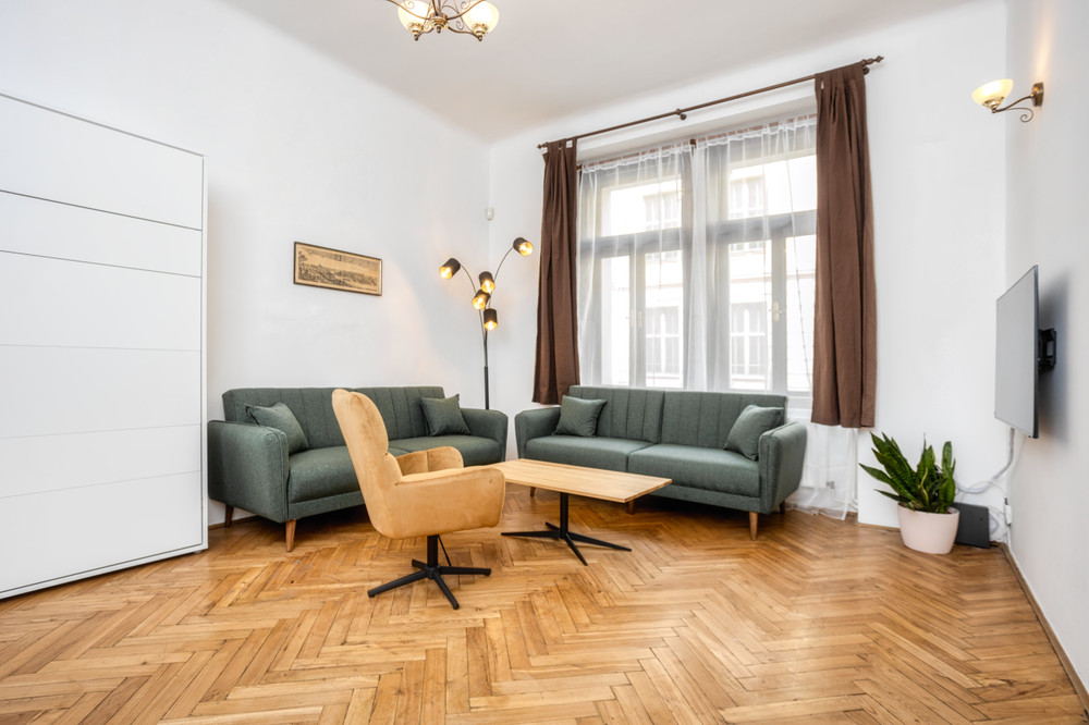 Royal Charles Suite preview