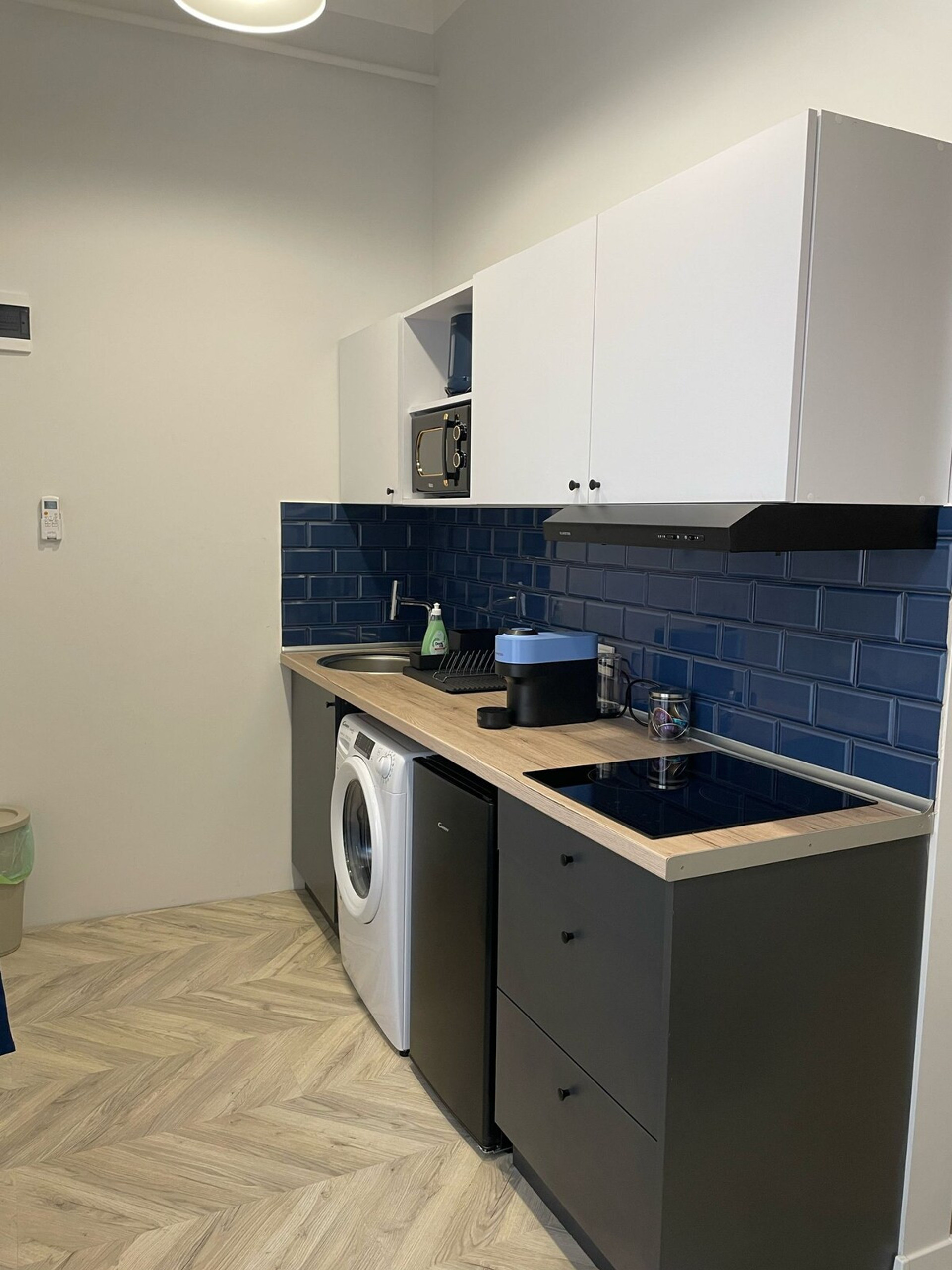 Full kitchen