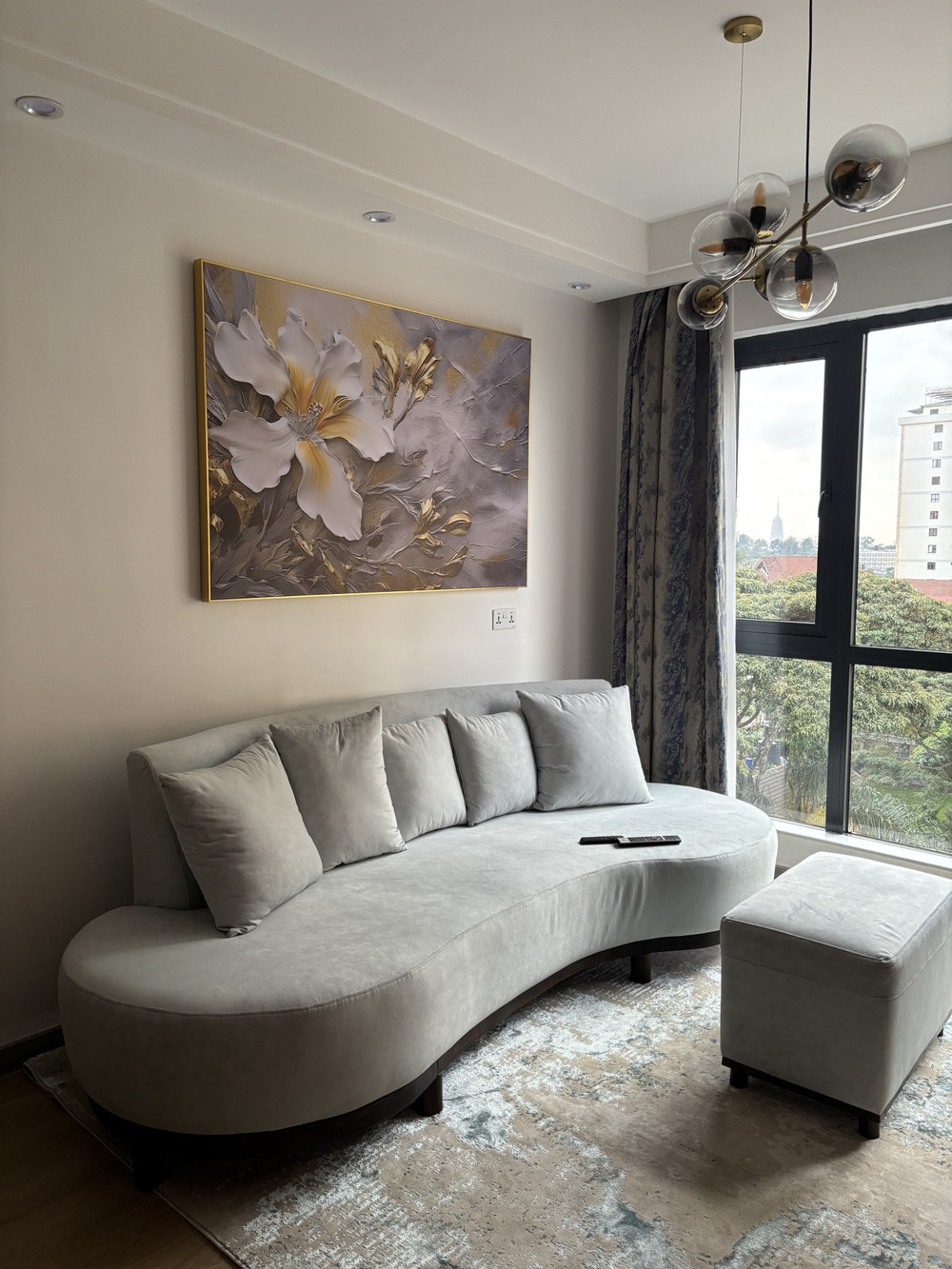 Stunning apartment with heated pool and gym preview