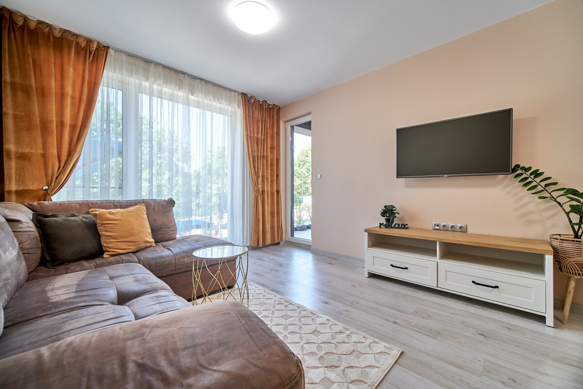 Living room image 2