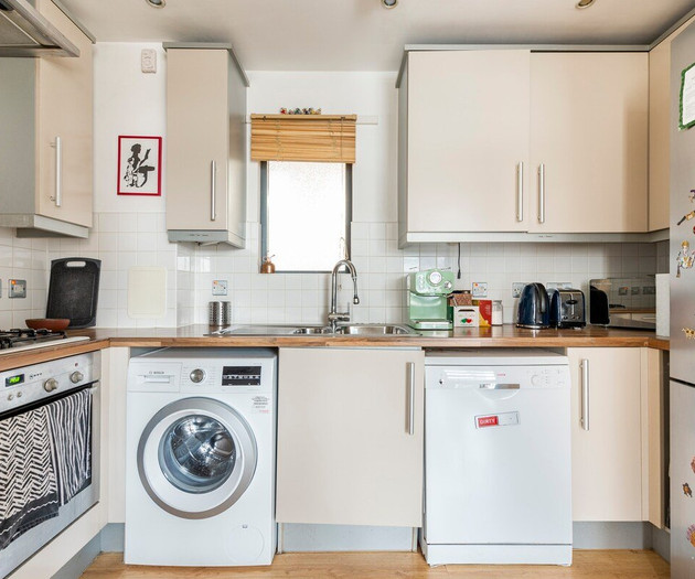 Bright artistic flat in Central East London