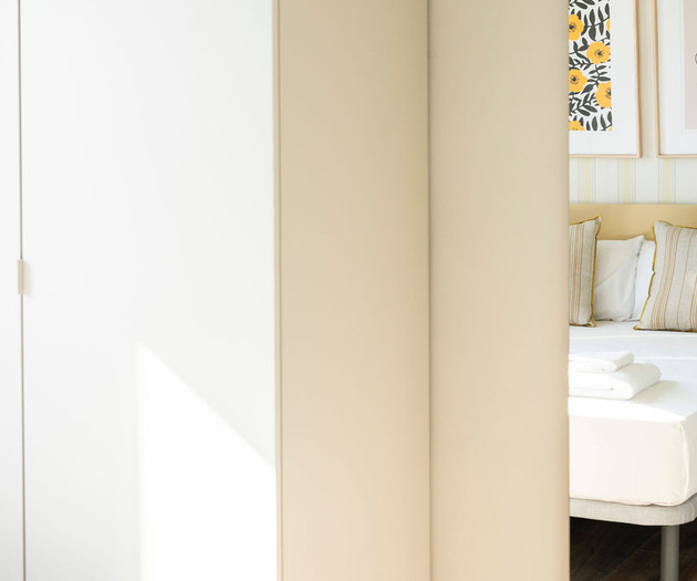 Big apartment with terras, Calle del Hospital 1.28