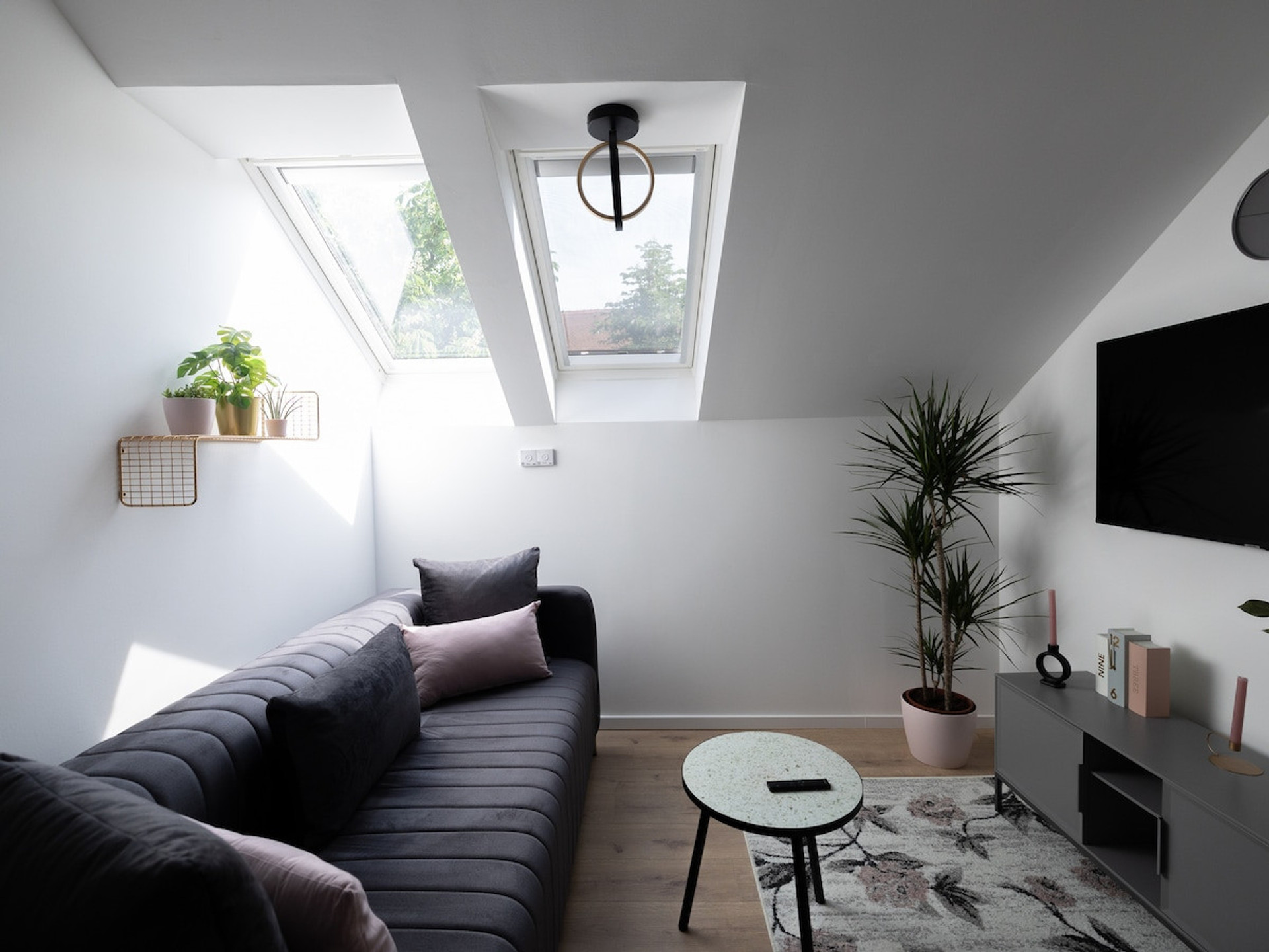 Living room image 2