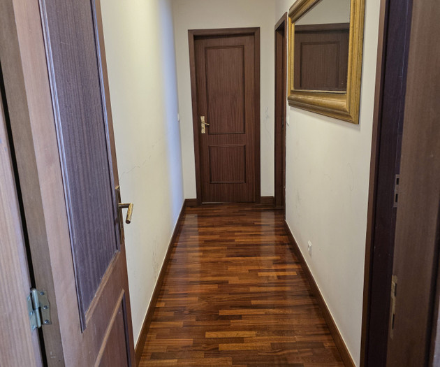 Bright Modern Room | 500Mbps Fiber | City Center