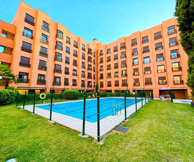 Airport Madrid Plenilunio Suites Green by beBalmy