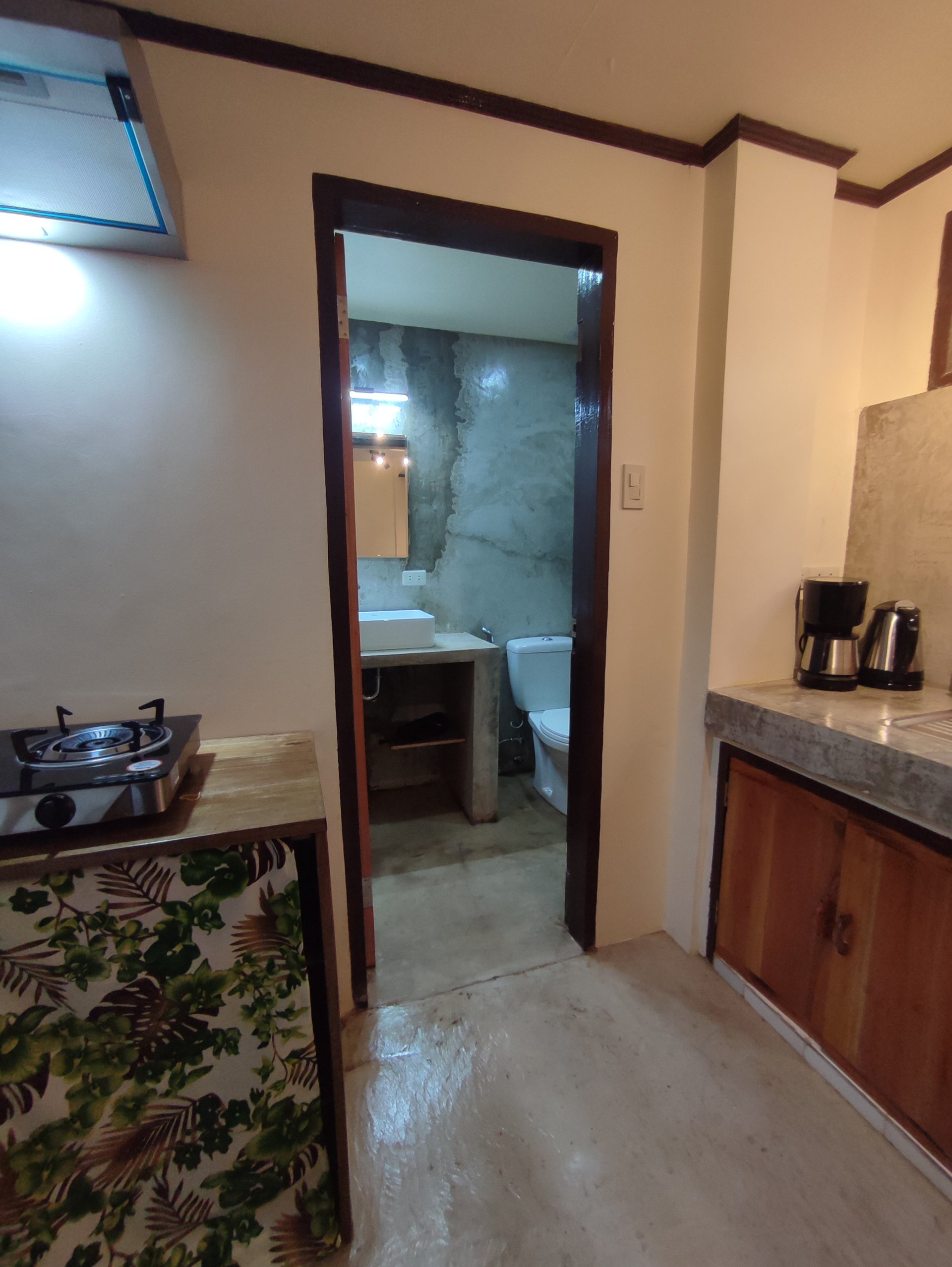 Kitchenette with bathroom view