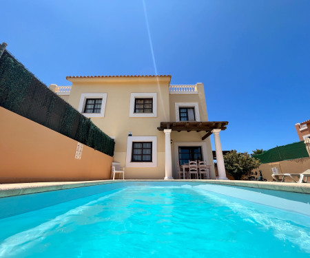 Beautiful villa with private pool in Corralejo