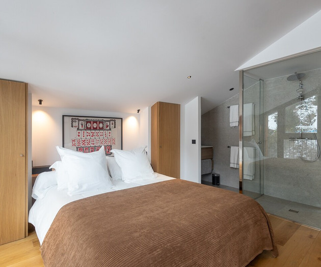 Elegant Penthouse | Spa, Parking & Views