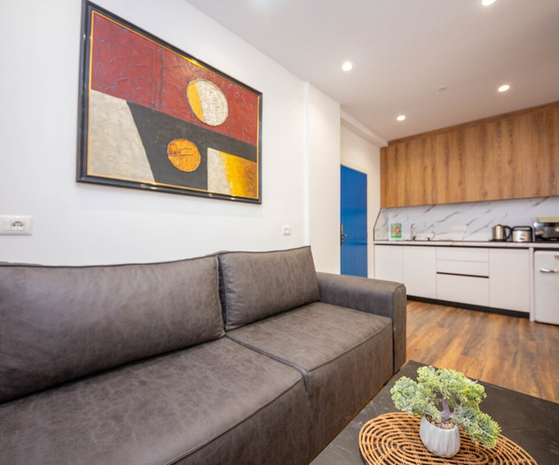 Wilson Square Deluxe Studio - Blue Room