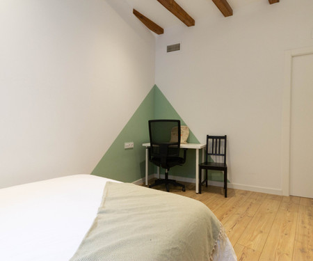 R0131- Room in co-living in Poble Sec