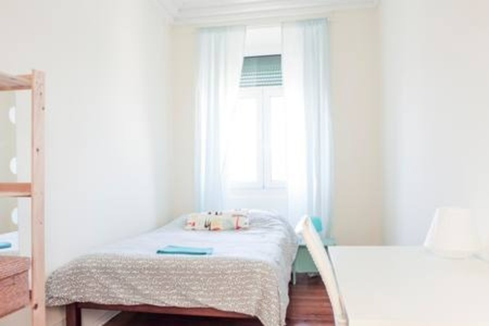 Cozy guest room close to Anjos preview