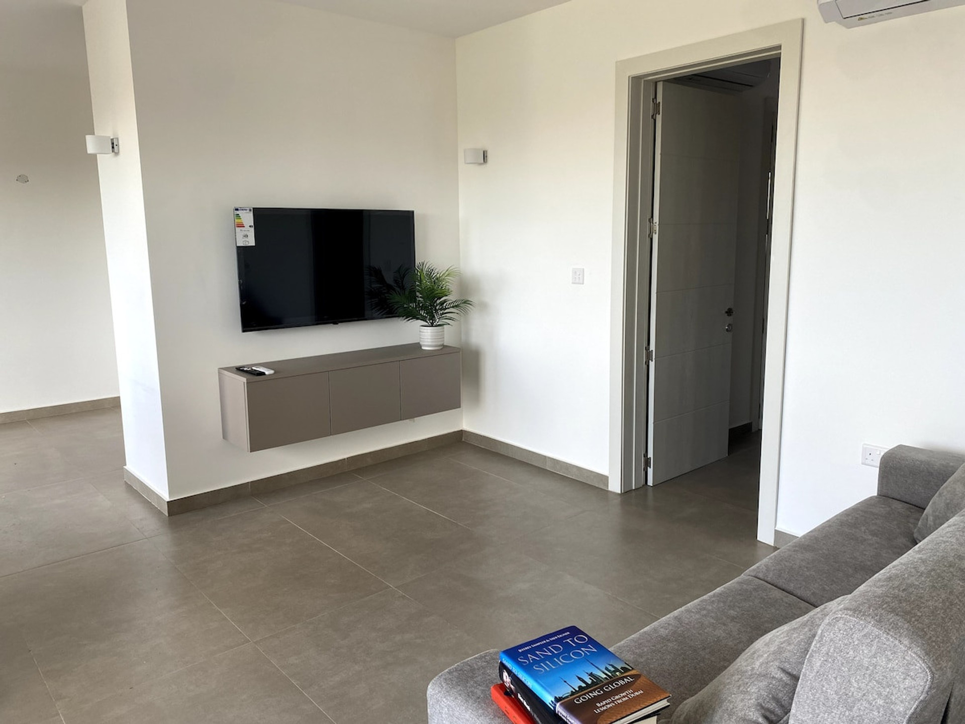 Living room image 1