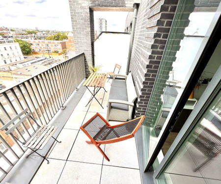 Peachy Stays 2-Bedroom Amazing Flat With Balcony