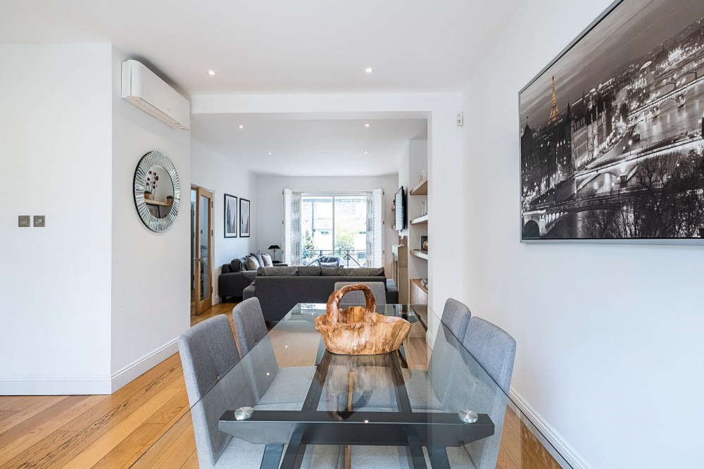 The Porchester Gardens - Modern & Bright 4BDR with