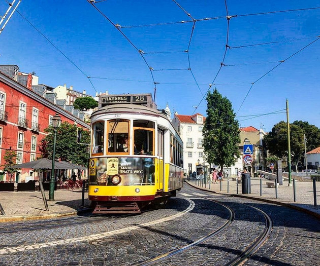 Lisbon7 Apt near best viewpoint • Homeful Homes