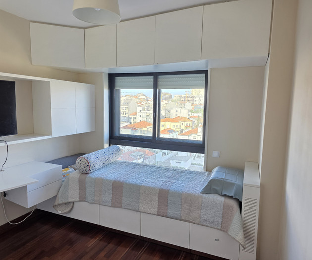 Bright Modern Room | 500Mbps Fiber | City Center