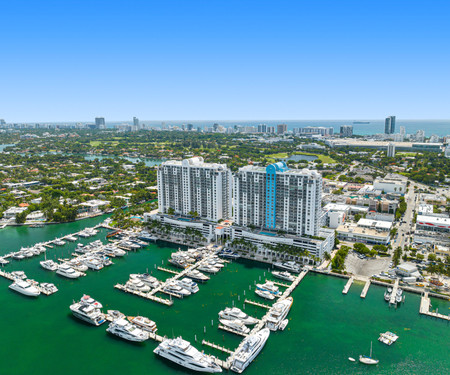 Miami Skyline Luxe Penthouse