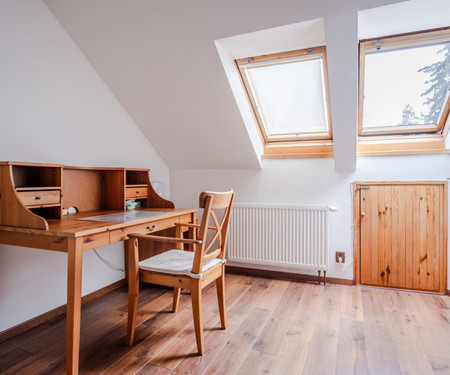 LARGE ATTIC ROOM WITH PRIVATE TOILET