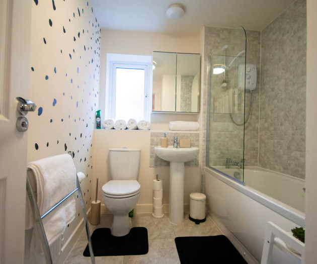 Cozy 3 Bedroom Home | Pet Friendly | Free Street P