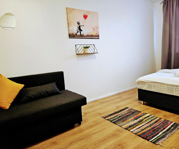 Luxe 2BDR for 1-8 guests | Own Garden, Parking Gym