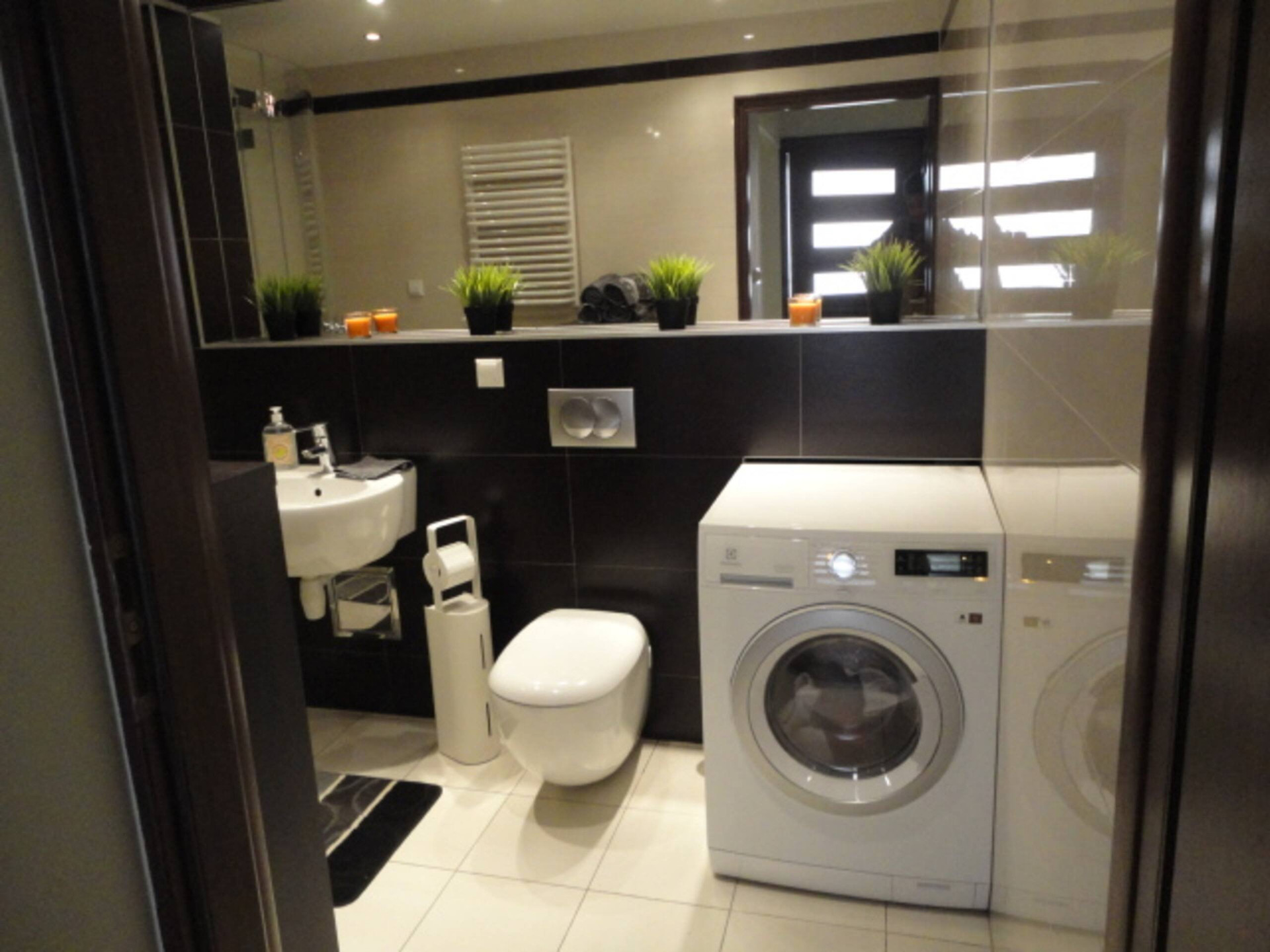 Bathroom with washing machine