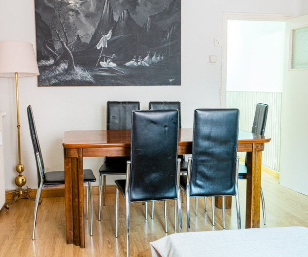 Spacious apartment in Chamberí by beBalmy